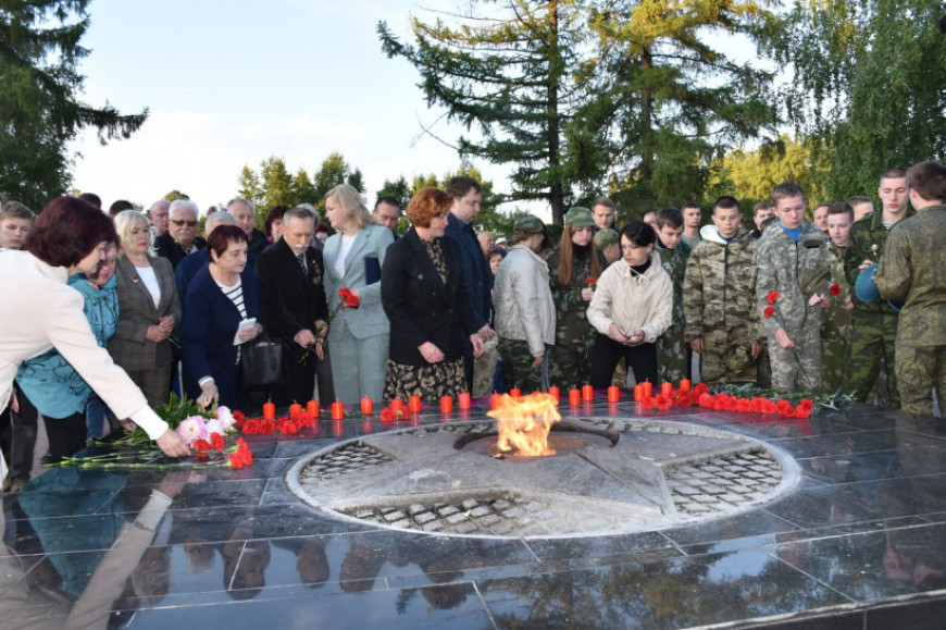 День памяти и скорби митинг у памятника. Пахтакор траурный митинг.